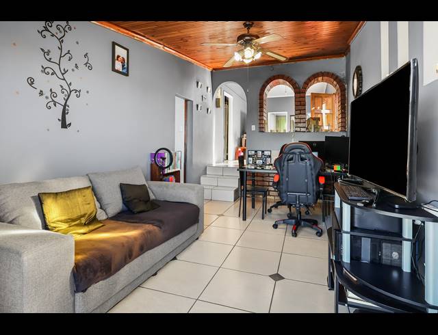 3 BEDROOM HOUSE FOR SALE IN BUFFALO FLATS